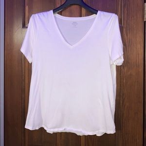 White Old Navy Tee